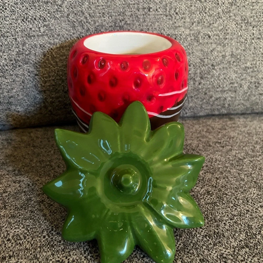 NWOT Chocolate-Covered Strawberry Jar - Picture 4 of 11